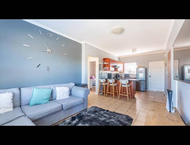 3 BEDROOM APARTMENT FOR SALE IN UITZICHT